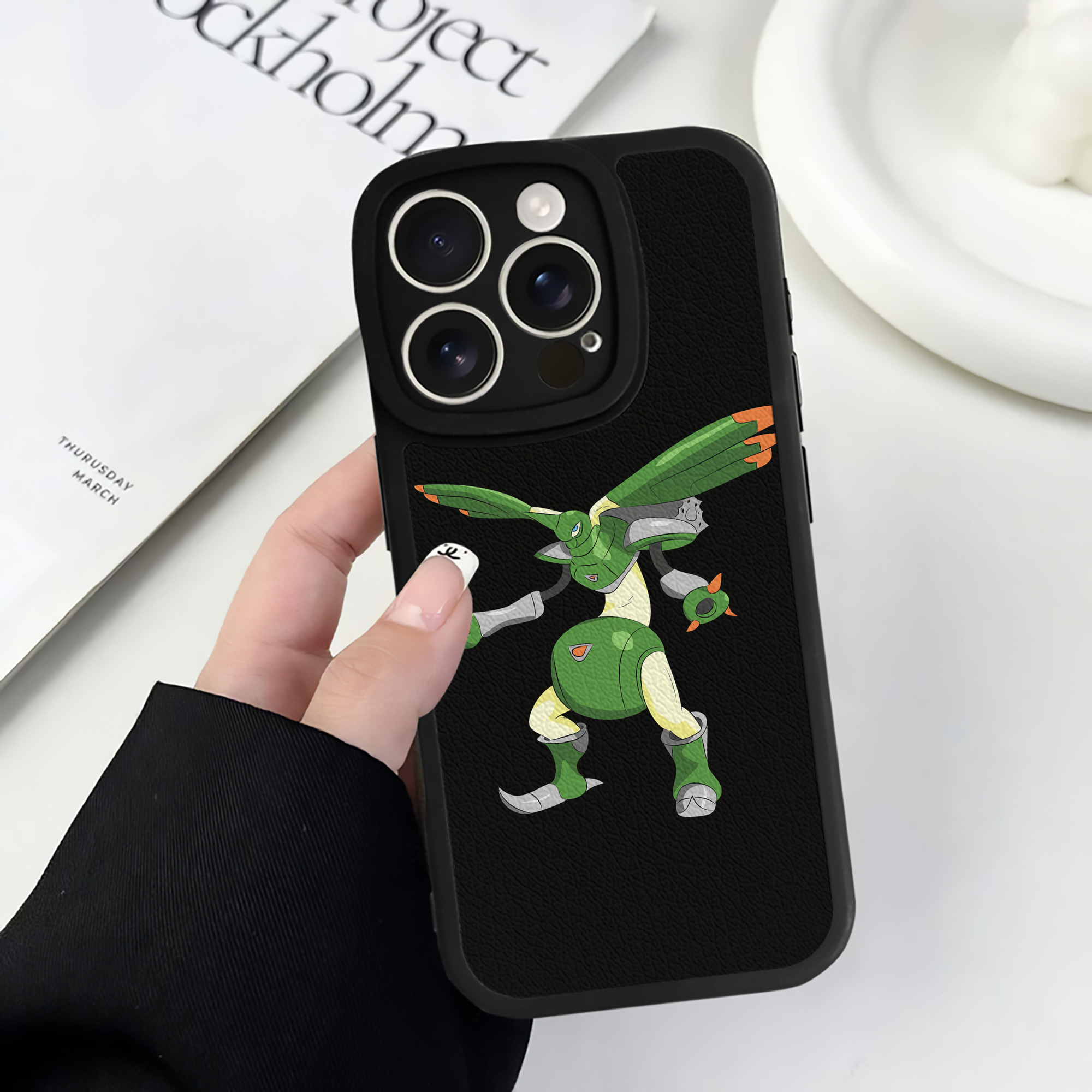 （画像用） Digimon デジタルモンスター/デジモン 【iPhone 16シリーズ対応】シリコンスマホケース（レザー調） 材質：シリコン